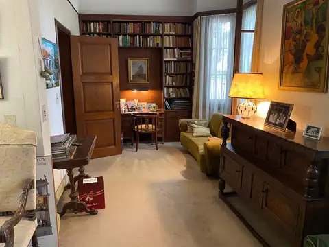 Casa 7 ambientes con 2 baños