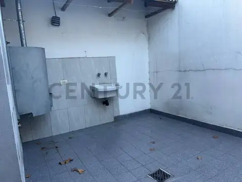 Avenida San Martín 2200, Piso 1