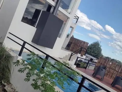 Casa 3 ambientes con 2 baños