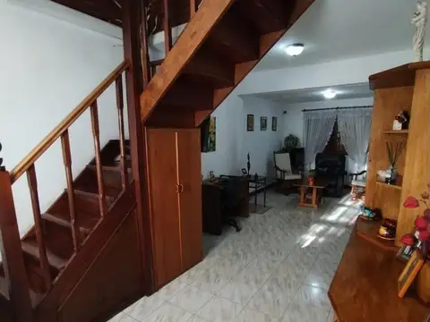 Casa 3 ambientes con 2 baños
