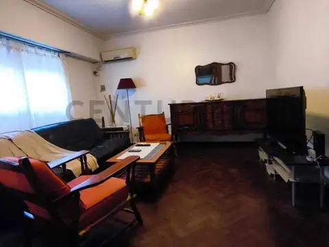 Quesada 5500, Piso 0