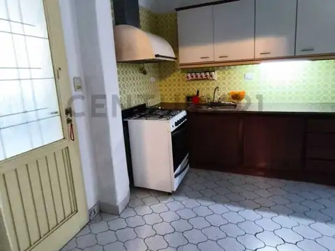 Departamento 5 ambientes con 2 baños