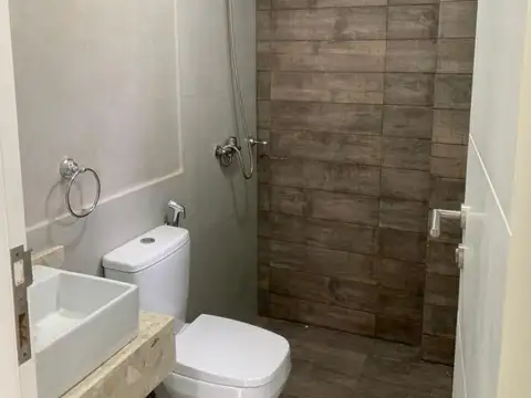 Departamento en Alquiler en Luque, USD 325