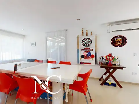 Casa 5 ambientes con 4 baños