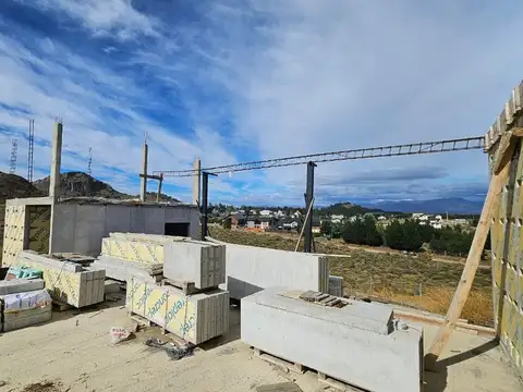 LOTE + CASA A TEMINAR - GRAN OPORTUNIDAD