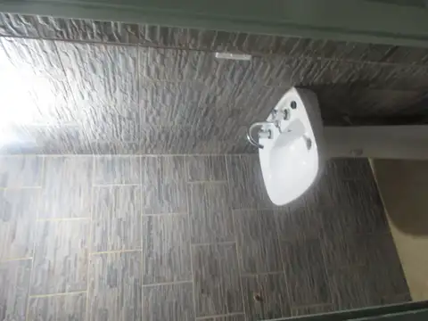 ALQUILER DEPOSITO EN CASEROS - IMPECABLE A ESTRENAR