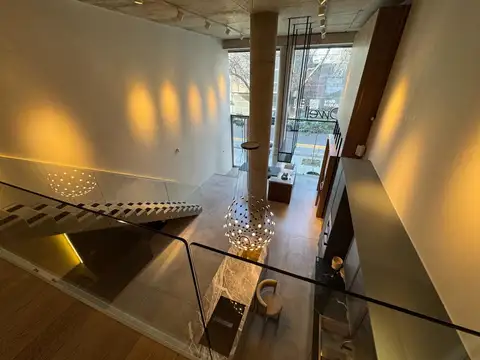 Local 133 m² doble altura con entrepiso · Palermo Hollywood