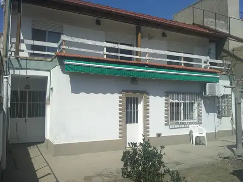 Depto Tipo Casa 6 ambientes con 3 baños