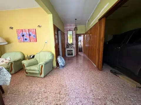 Casa 7 ambientes con 3 baños