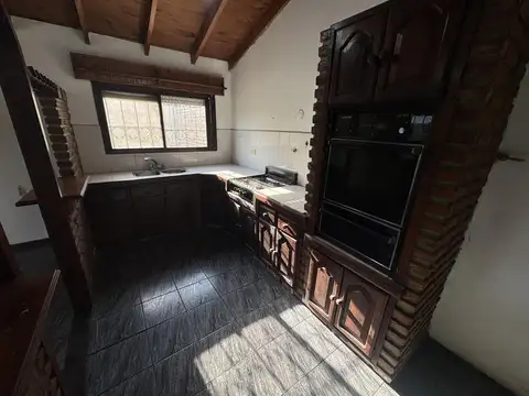 Casa en Alquiler en Rafael Calzada, $ 600.000