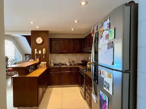 Casa 5 ambientes con 3 baños