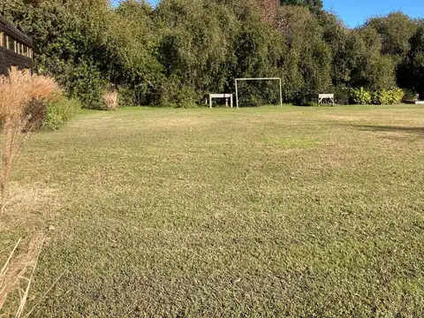 Casa 6 ambientes con 2 baños