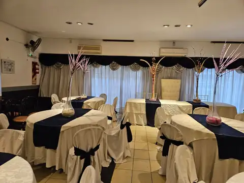 VENTA SALON DE EVENTOS EN FLORES