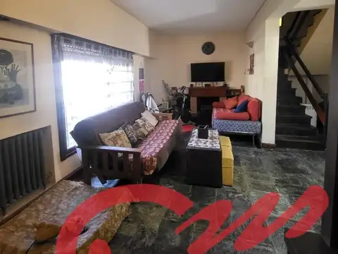 Casa en Venta con 3 cocheras
