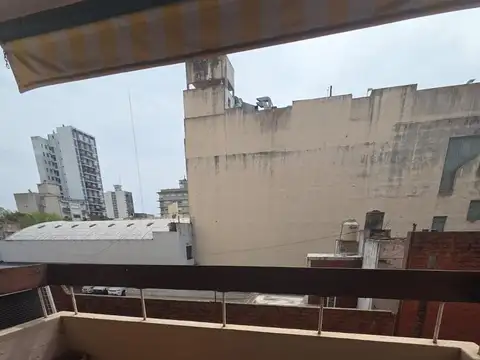 Departamento en venta 2 ambientes con balcon contrafrente apto profesional en Lomitas