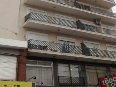 Pilar Centro Depto 2 Amb! Cochera Y Balcón! A Mts Plaza!
