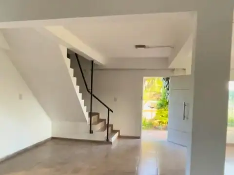 CASA EN BARRIO ITAEMBE MINI