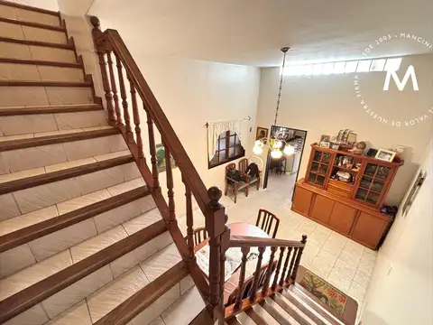 Casa 5 ambientes con 2 baños