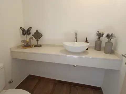 VENTA DÚPLEX 3 AMB. A ESTRENAR CON JARDÍN VIVANT