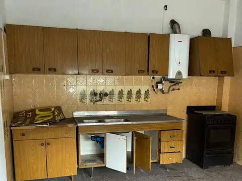 Casa 4 ambientes con 2 baños