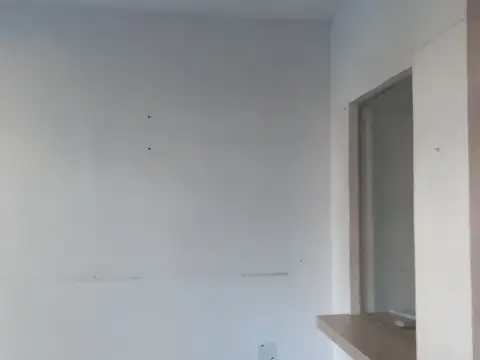 Local en Alquiler Via Púb.