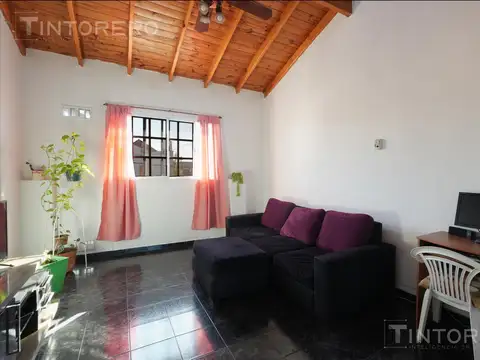 PH en venta de 4 ambientes con terraza en San Justo.