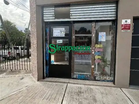 Local En Venta Ciudad Evita 30metros S/avenida.