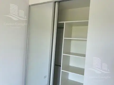 Casa en Alquiler con 3 cocheras