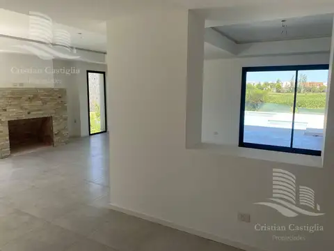 Casa en Alquiler en El Cantón - Barrio Golf, USD 2.300