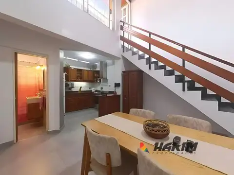 CASA 4 AMBIENTES- CON TERRAZA C/ PARRILLA- COMODO EN DIMENSIONES- SUPER LUMINOSO