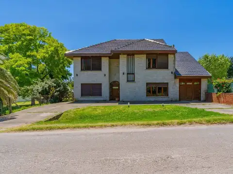 VENTA CASA 4 AMBIENTES ACANTILADOS GRAN PARQUE