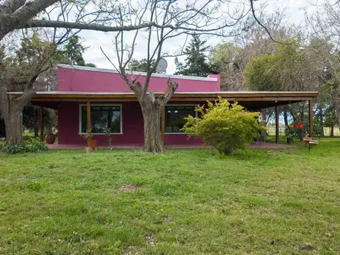 Venta casa  5 ambientes con pileta en Monte