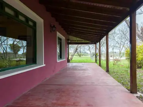 Casa en Venta con 8 cocheras