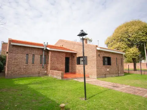 Casa a la venta, 3 dormitorios, Suipacha y Ramirez, Funes.