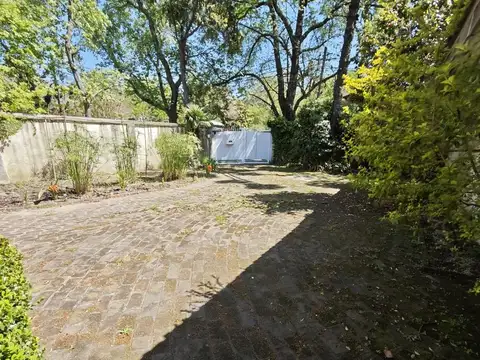 Casa en Venta con 3 cocheras