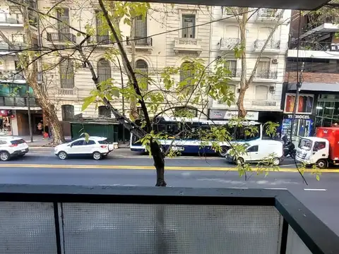 Oficina 4 ambientes con 2 baños