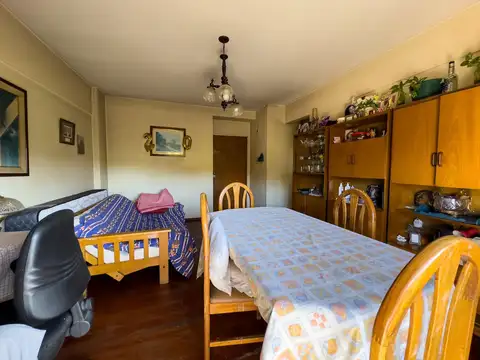 Victor Martínez 1300