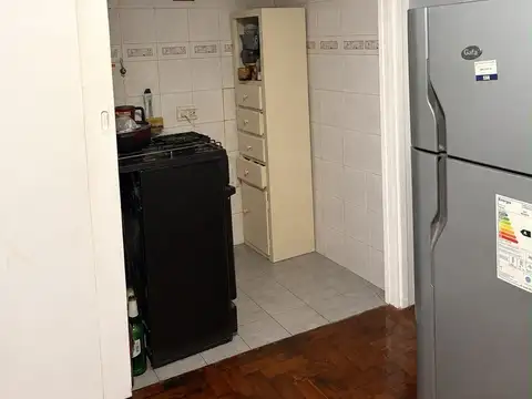 Alquiler monoambiente con balcón al frente en recoleta