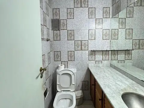 Amplio 4 ambientes/ con bajas expensas