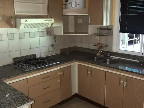 Depto Tipo Casa en Venta en Villa Elvira, USD 69.000