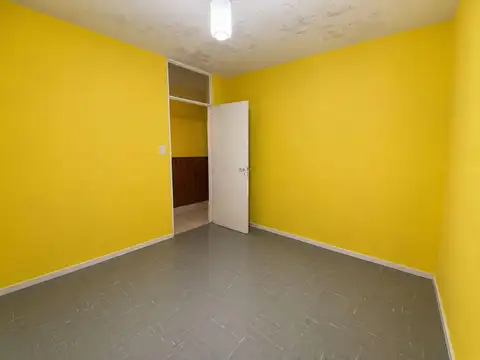 Casa 7 ambientes con 2 baños