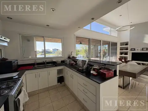 Casa en Alquiler de 3 dormitorios