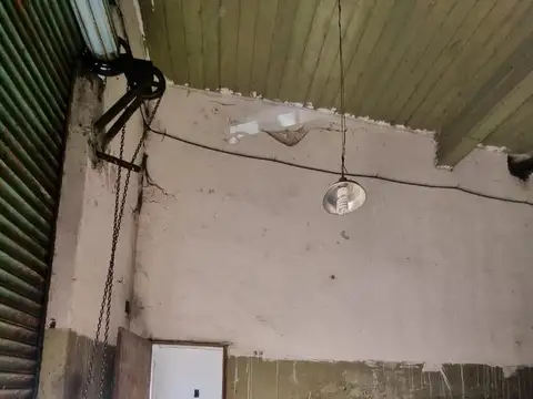 Galpon en Alquiler en Lomas De Zamora, $ 650.000