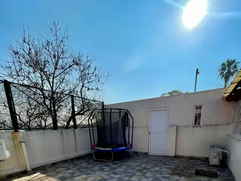 Casa con Hermosa Terraza y Quincho