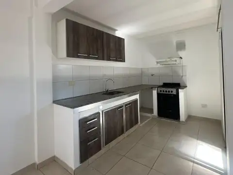 Departamento en Alquiler en Lomas de Zamora, $ 675.000