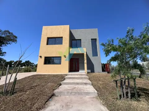 Casa 5 ambientes con 2 baños