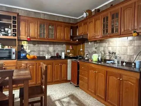 Casa 4 ambientes con 3 baños