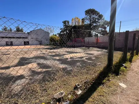 Terreno comercial - La Reja frente a las vias