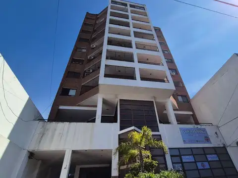 DEPARTAMENTO 4 AMBIENTES CON COCHERA EN ALQUILER