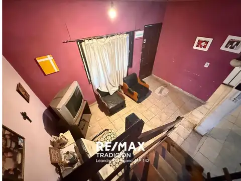 Casa 5 ambientes con 2 baños